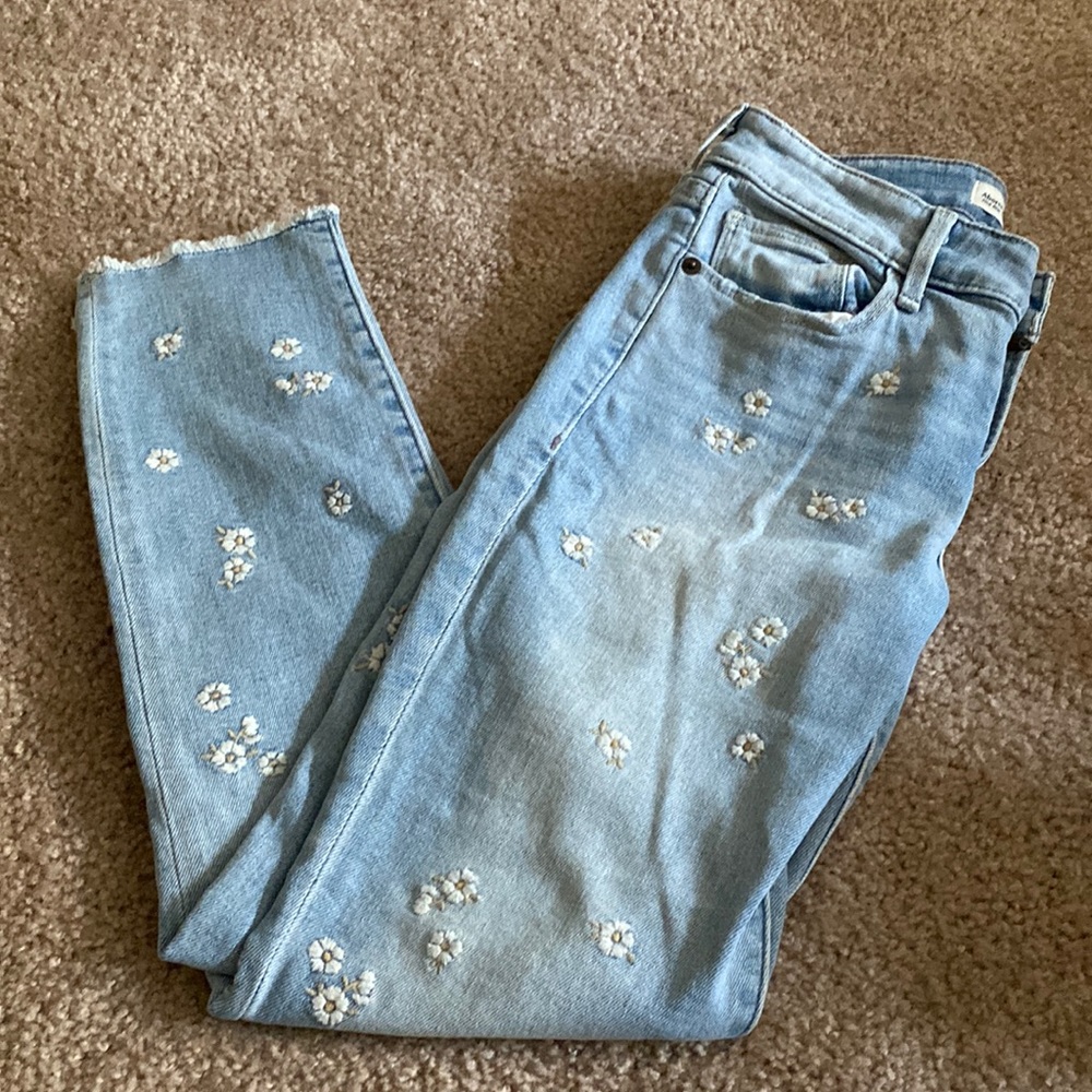 Abercrombie & Fitch Daisy Embroidered Ankle Jeans